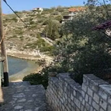 In 6375 * Vela Luka